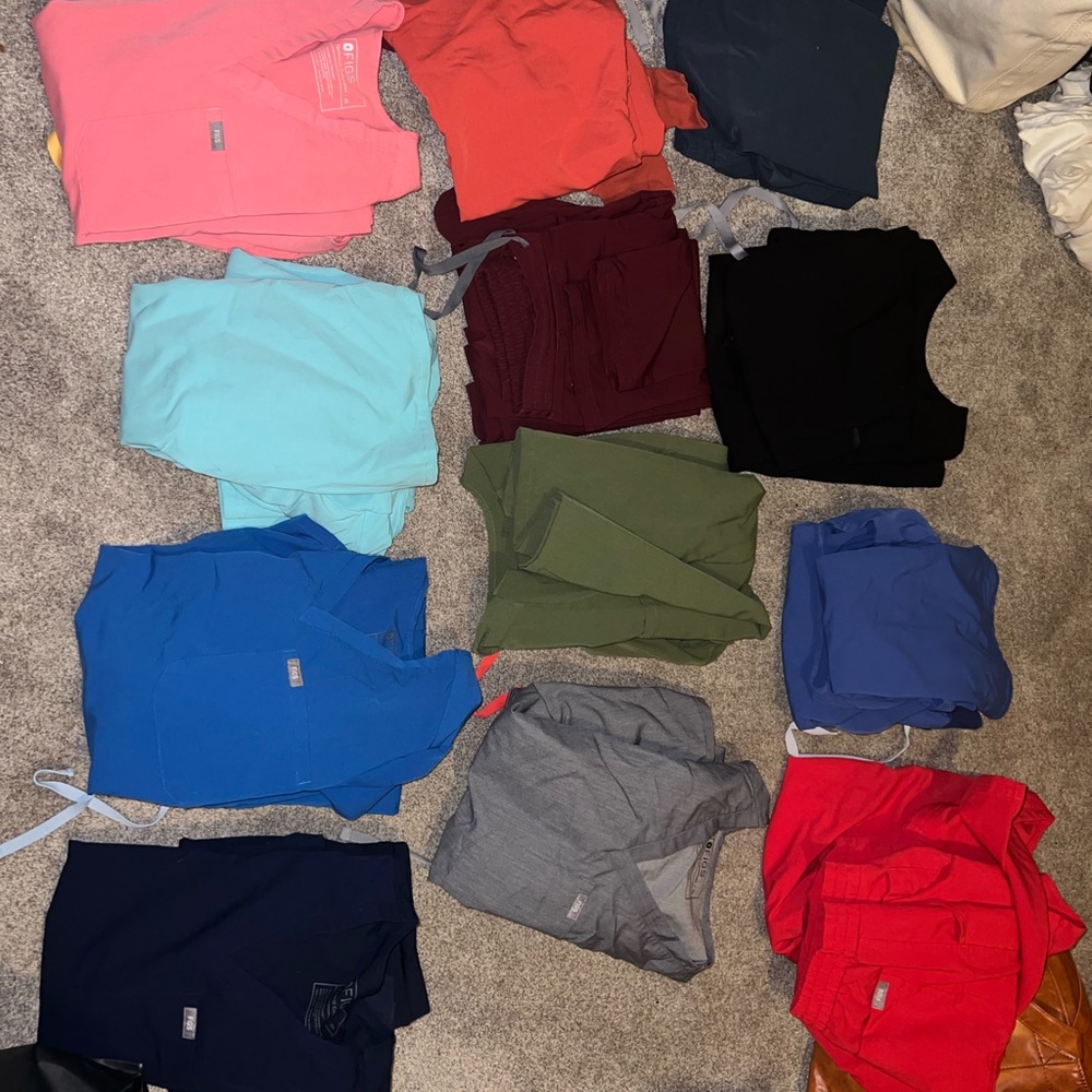 Figs Scrub Set : Burgundy